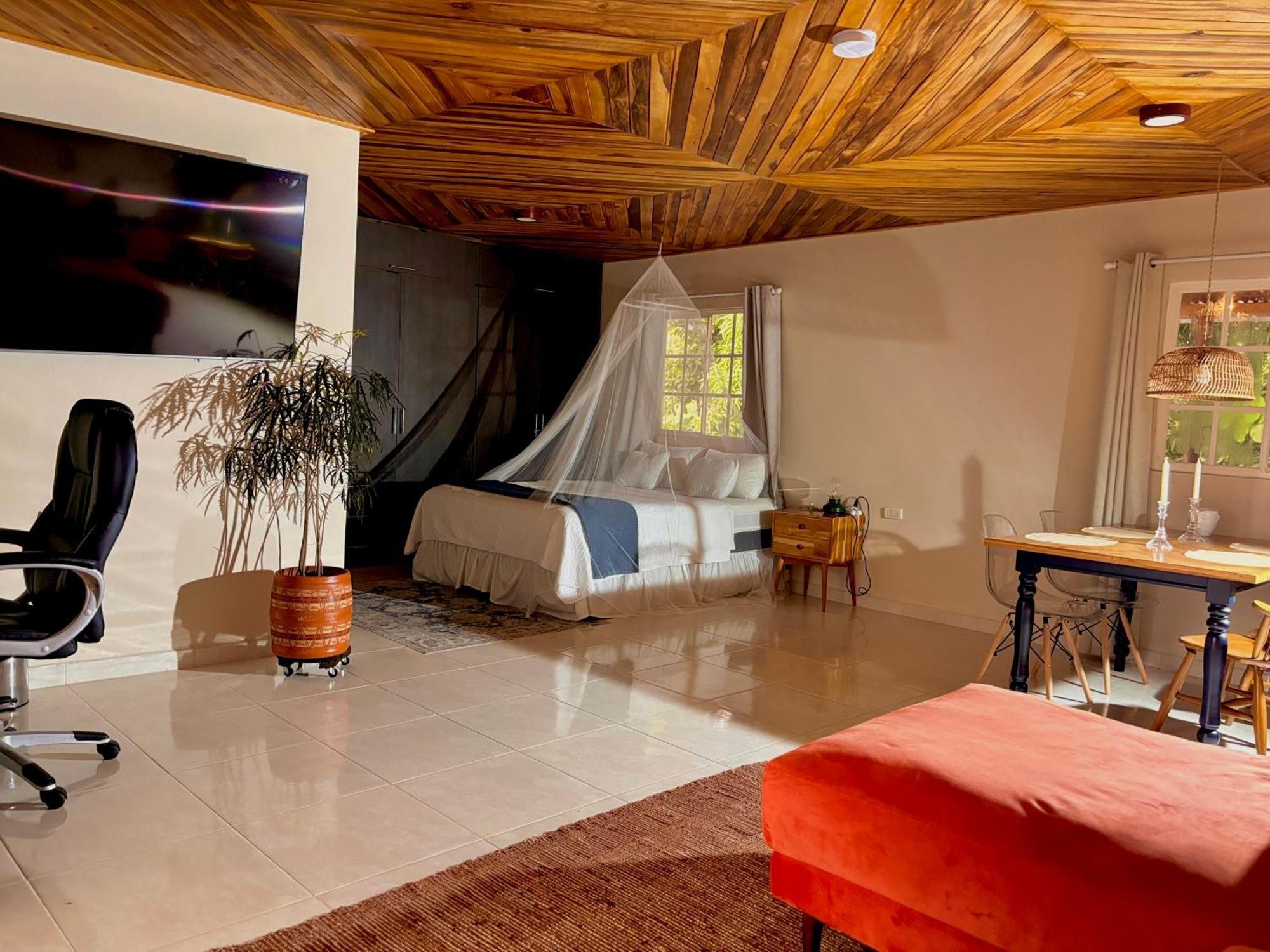 La Veranda Hotel & Restaurant مينسا المظهر الخارجي الصورة